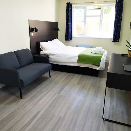 The Yew Studio - Self Contained One Bed Studio Flat With Parking 牛津 外观 照片