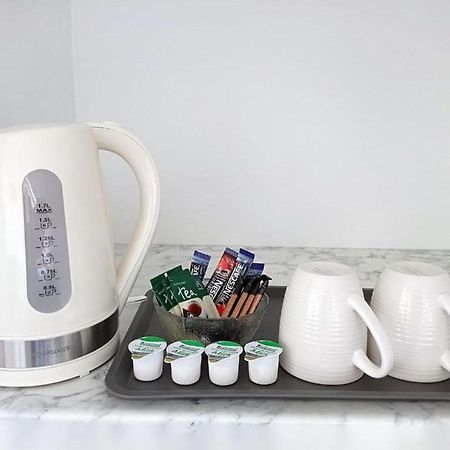 The Yew Studio - Self Contained One Bed Studio Flat With Parking 牛津 外观 照片